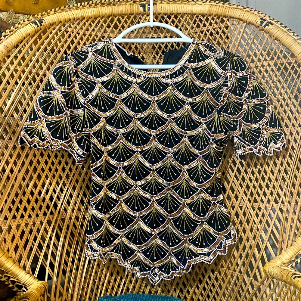 Vintage sequin & pearls party top. scalloped sleeves & hem. Fits like a medium
